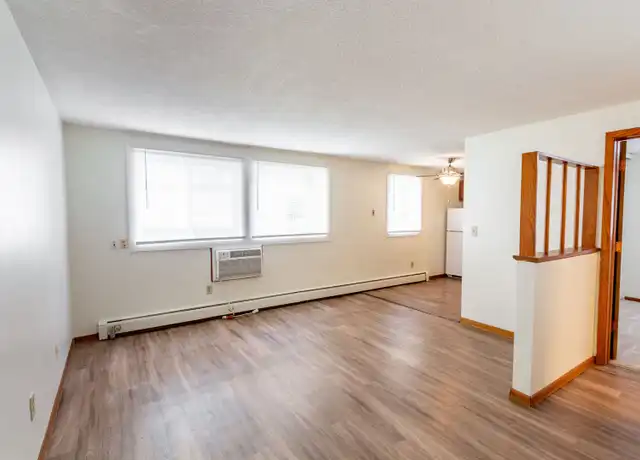 Property at 2300 Aldrich Ave S Unit 4, Minneapolis, MN, 55405, 2 beds, 1 bath, [object Object]