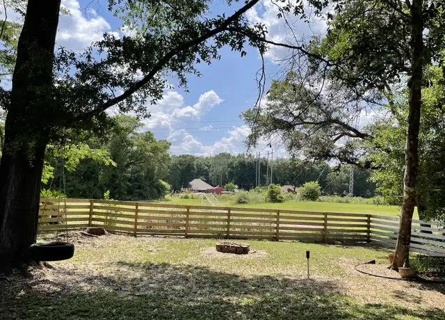 Property at 329 Skyline Cir, Crestview, FL, 32539, 3 beds, 2 baths, [object Object]