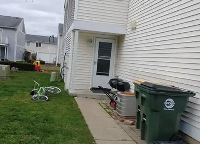 Property at 522 Meadow Green Ln #522, Round Lake Beach, IL, 60073, 3 beds, 1.5 baths, [object Object]