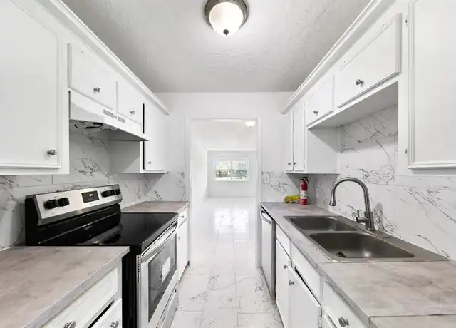 Property at 200 Hill St Unit 9, Sealy, TX, 77474, 1 bed, 1 bath, [object Object]