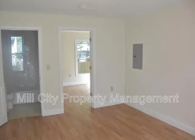Property at 429 Central St Unit 1R, Manchester, NH, 03103, 1 bed, 1 bath, [object Object]