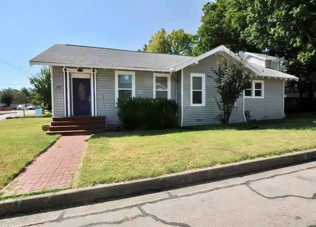Property at 201 W Columbia St, Weatherford, TX, 76086, 3 beds, 1 bath, [object Object]