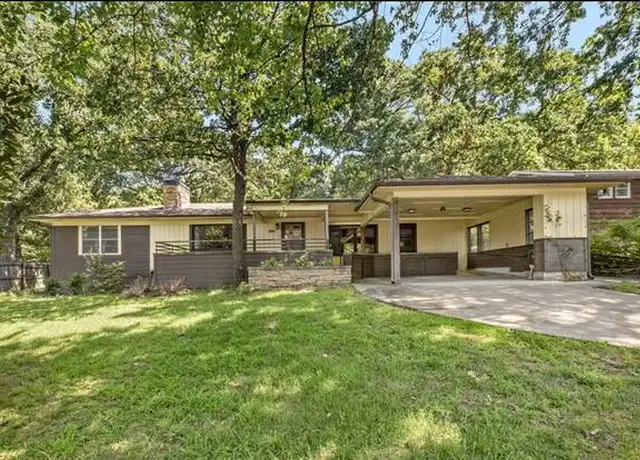 Property at 1054 N Eva Ave, Fayetteville, AR, 72701, 3 beds, 2 baths, [object Object]