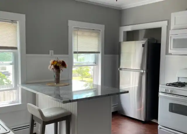 Property at 9 View St Unit 2, Haverhill, MA, 01832, 2 beds, 1 bath, [object Object]