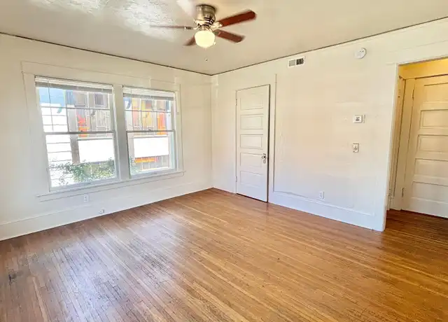 Property at 904 SE 20th Ave Unit 1, Portland, OR, 97214, 1 bed, 1 bath, [object Object]