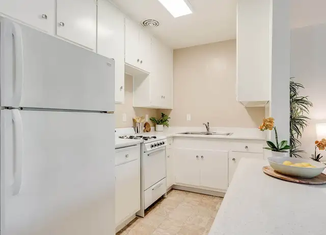 Photo of 1000 E Alosta Ave, Azusa, CA 91702