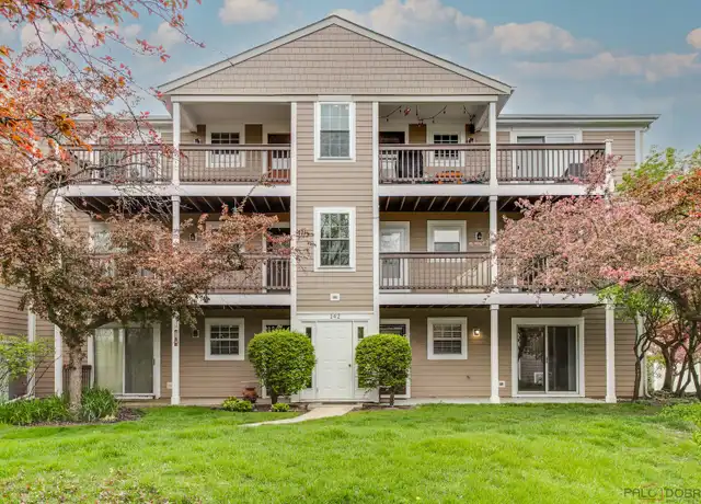 Property at 142 E Winchester Rd Unit B, Libertyville, IL, 60048, 2 beds, 2 baths, [object Object]