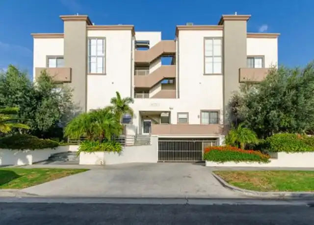 Property at 3650 Midvale Ave, Los Angeles, CA, 90034, 1 bed, 1.5 baths, [object Object]