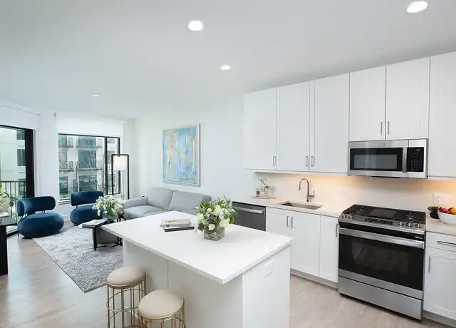 Property at The Sterling at Regent Square - 3515 W Dallas St, Houston, TX, 77019, 0-2 beds, 1-2 bath, [object Object]