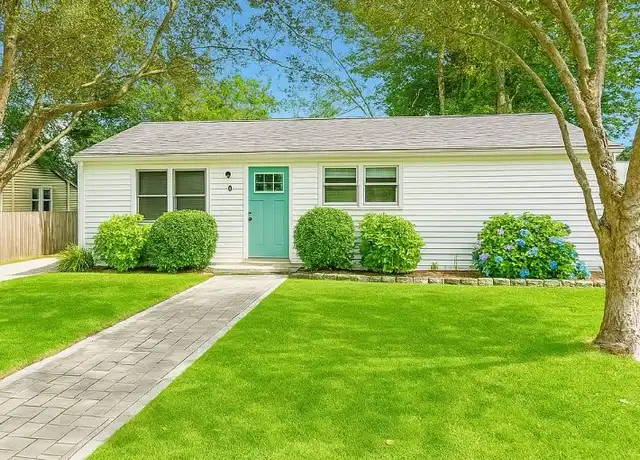 Property at 5 Odonnell Rd, Middletown, RI, 02842, 3 beds, 1 bath, [object Object]