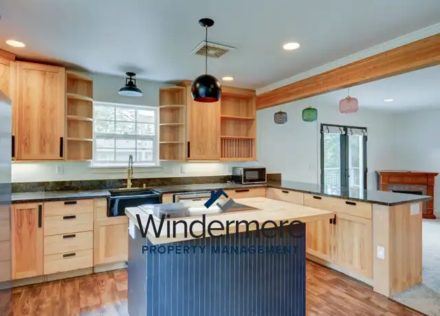 Property at 100 NE Faris St, Coupeville, WA, 98239, 3 beds, 4 baths, [object Object]
