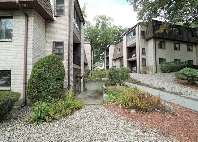 Property at 2 Greenbriar Dr #101, North Reading, MA, 01864, 2 beds, 1 bath, [object Object]