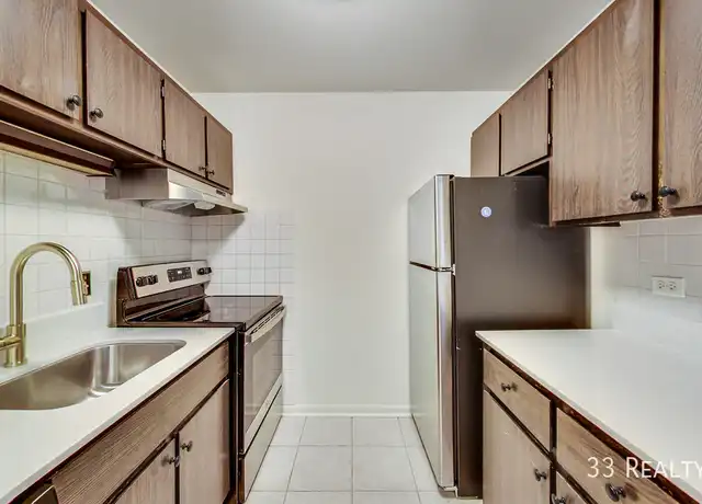 Property at 9807 Karlov Ave Unit 312, Oak Lawn, IL, 60453, 1 bed, 1 bath, [object Object]