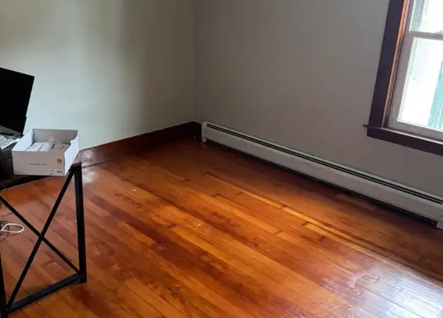 Property at 25 Slater St Unit 1, Webster, MA, 01570, 3 beds, 1 bath, [object Object]