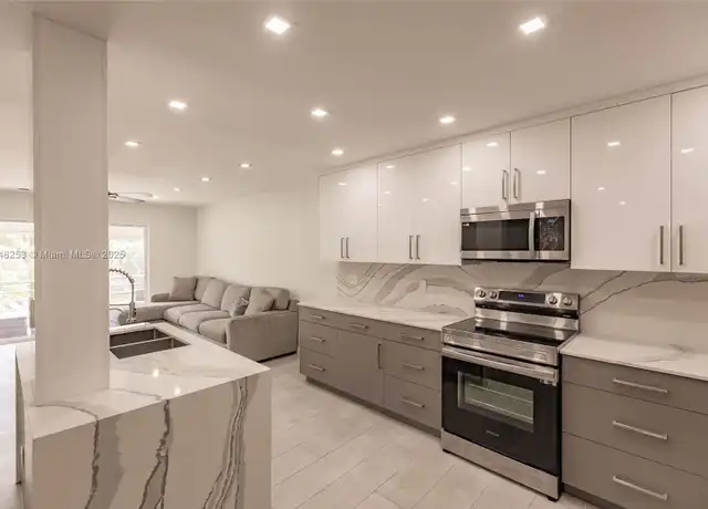 Property at 4100 N 58th Ave #208, Hollywood, FL, 33021, 2 beds, 2 baths, [object Object]