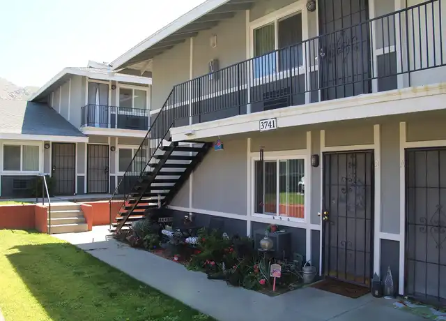 Property at University Village Apartments - 257 W Big Springs Rd, Riverside, CA, 92507, 2 beds, 2 baths, [object Object]