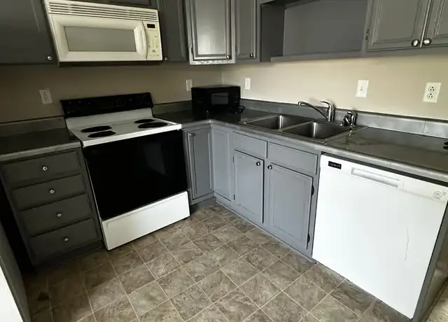 Property at 5208 Collier Ct, Jefferson City, MO, 65109, 2 beds, 1 bath, [object Object]