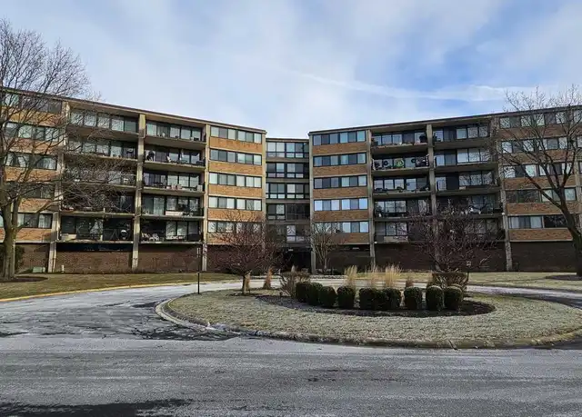 Property at 101 Bar Harbour Rd Unit 3L, Schaumburg, IL, 60193, 2 beds, 2 baths, [object Object]