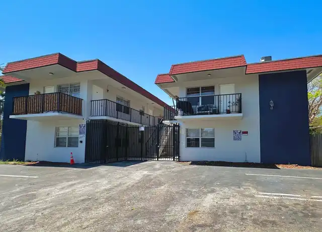 Property at 2025 Washington St, Hollywood, FL, 33020, 1 bed, 1 bath, [object Object]