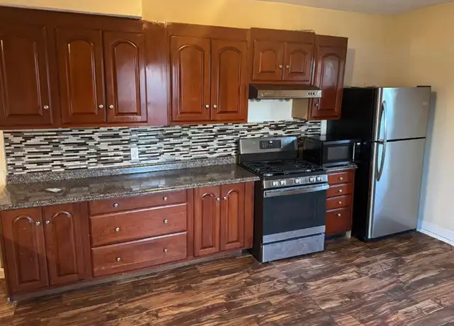 Property at 47 W Ashland St Unit 2, Brockton, MA, 02301, 4 beds, 1 bath, [object Object]
