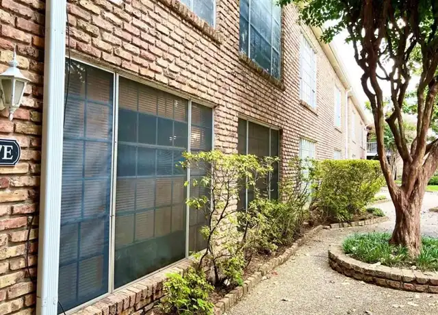Property at 2121 Fountain View Dr #87, Houston, TX, 77057, 2 beds, 1 bath, [object Object]