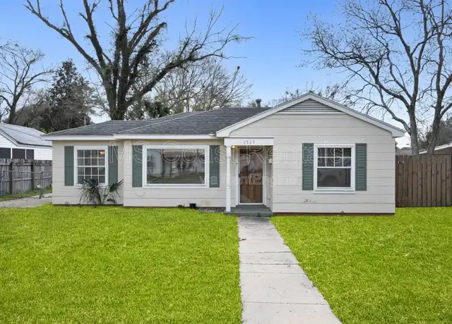 Property at 1727 State St, Biloxi, MS, 39531, 2 beds, 1 bath, [object Object]