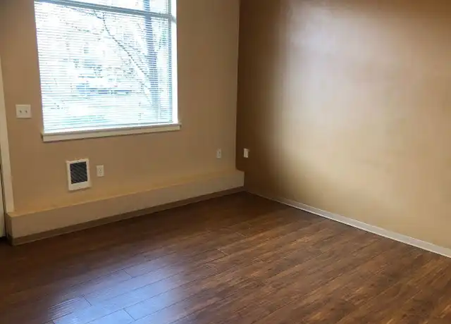 Property at 1155 Mill St Unit 1155-1, Eugene, OR, 97401, 3 beds, 2.5 baths, [object Object]