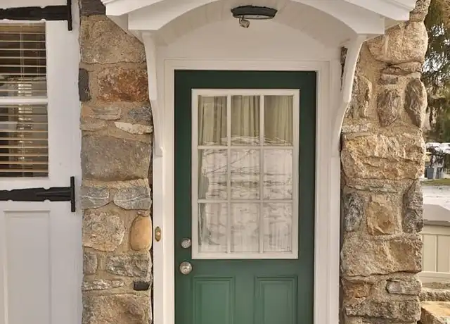 Property at 1 High Hill Farm Pl Unit 1A, Thornwood, NY, 10594, 1 bed, 2 baths, [object Object]