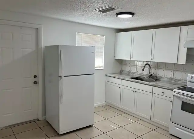 Property at 286 Lowell Ave #296, North Fort Myers, FL, 33917, 2 beds, 1 bath, [object Object]