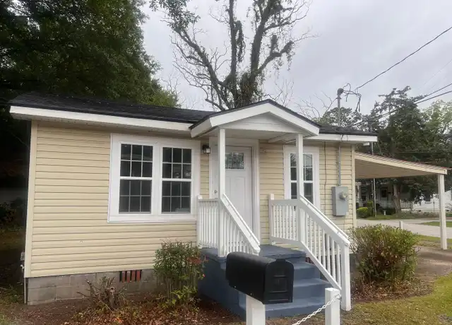 Property at 104 Milling St, Darlington, SC, 29532, 1 bed, 1 bath, [object Object]