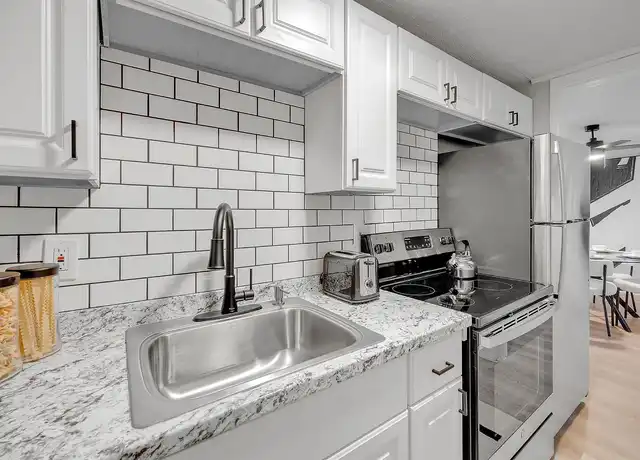 Property at Palm Harbor Villas - 820 N Wickham Rd, Melbourne, FL, 32935, 1-2 bed, 1 bath, [object Object]