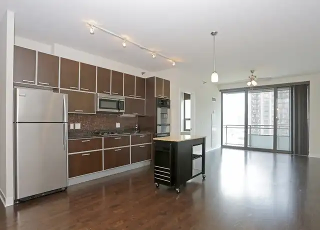 Property at 670 W Wayman St Unit 1-2DEN, Chicago, IL, 60661, 1 bed, 2 baths, [object Object]