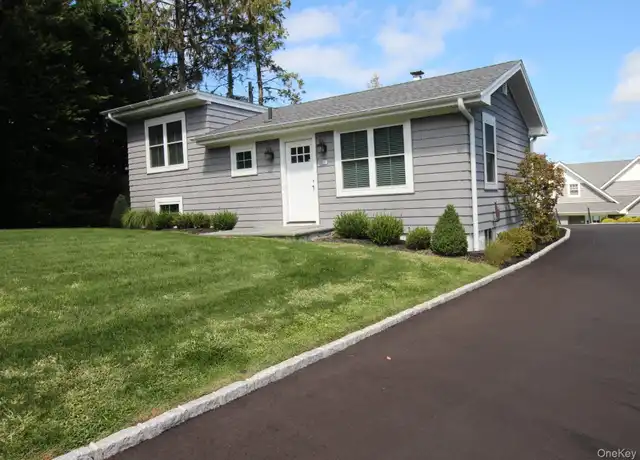 Property at 47A Lynn Ave, Hampton Bays, NY, 11946, 1 bed, 1 bath, [object Object]
