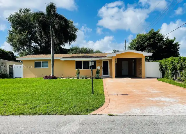 Property at 8520 NW 15th St, Pembroke Pines, FL, 33024, 2 beds, 1 bath, [object Object]