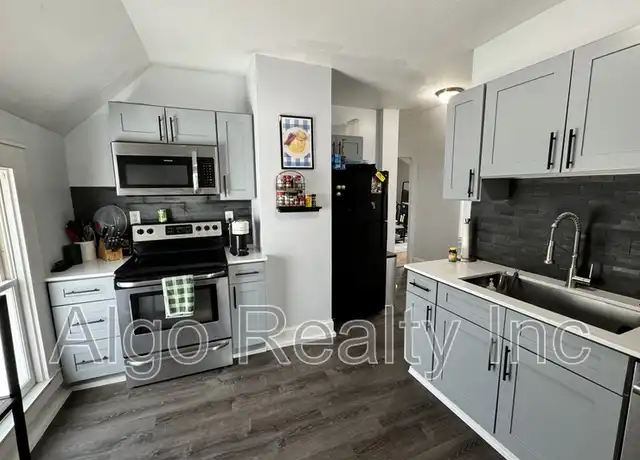 Property at 648 Iglehart Ave Unit 2, St Paul, MN, 55104, 3 beds, 1 bath, [object Object]