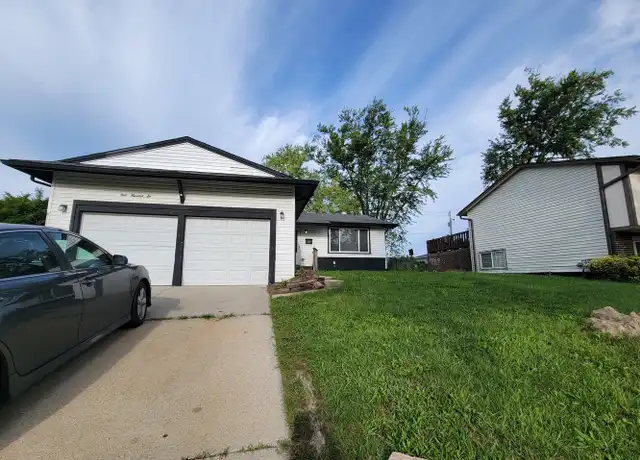 Property at 906 Blackhawk Dr, University Park, IL, 60484, 4 beds, 2 baths, [object Object]