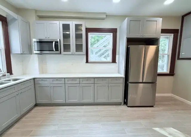 Property at 93 Broad St Unit 1, Norwich, CT, 06360, 2 beds, 1.5 baths, [object Object]