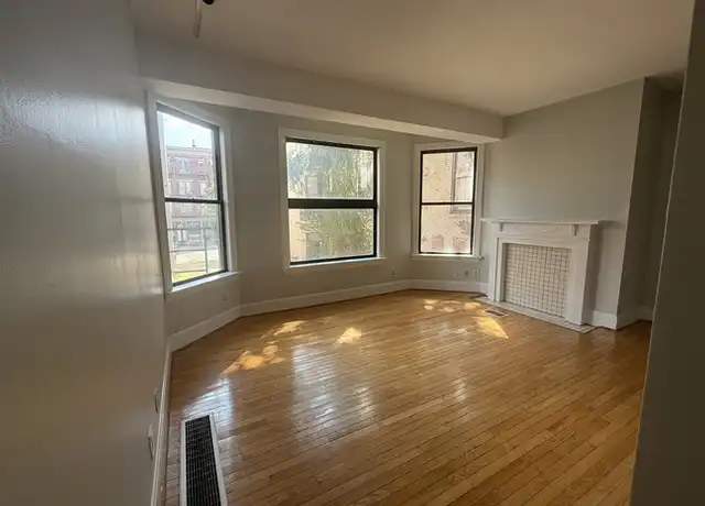 Property at 211 W 9th St Unit 2, Cincinnati, OH, 45202, 2 beds, 1 bath, [object Object]