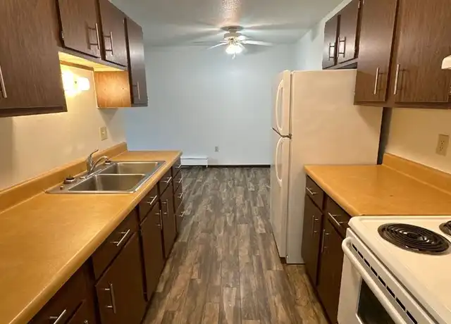 Property at 904 13th St NE Unit 11, Jamestown, ND, 58401, 2 beds, 1 bath, [object Object]