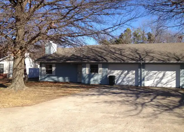 Property at 984 N Lancelot Ave, Fayetteville, AR, 72701, 2 beds, 2 baths, [object Object]