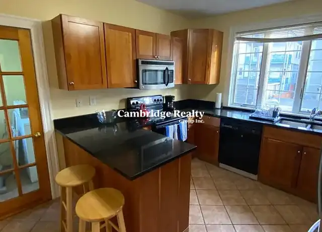 Property at 27R Albion St, Somerville, MA, 02143, 5 beds, 2 baths, [object Object]