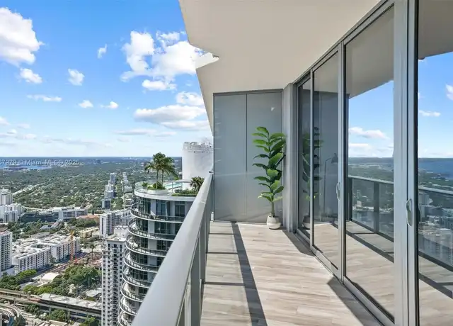 Property at 801 S Miami Ave #5403, Miami, FL, 33130, 1 bed, 2 baths, [object Object]