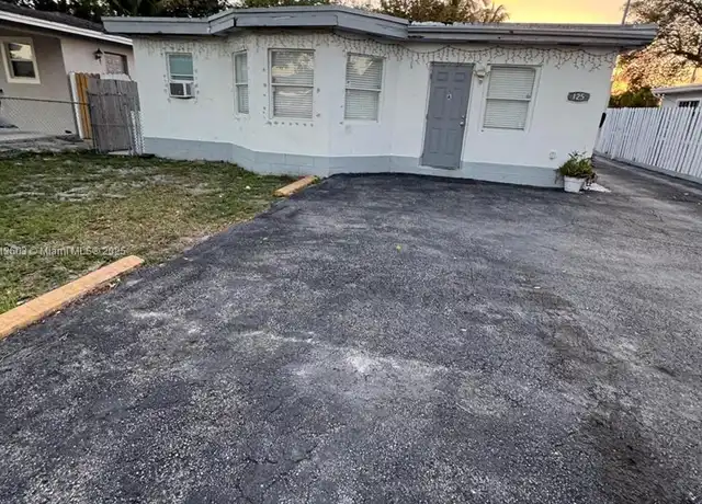 Property at 125 NW 4th Ave Unit 1-2, Hallandale Beach, FL, 33009, 2 beds, 2 baths, [object Object]
