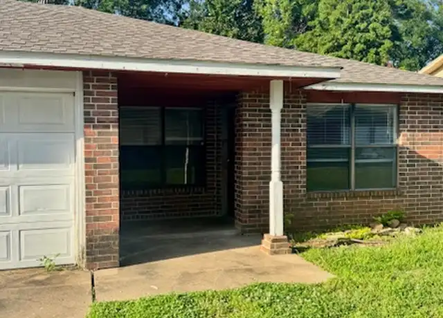 Property at 2417 W Mary Dr Unit 2417, Fayetteville, AR, 72704, 3 beds, 2 baths, [object Object]
