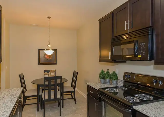 Photo of 7190 Harbour Towne Pkwy, Suffolk, VA 23435