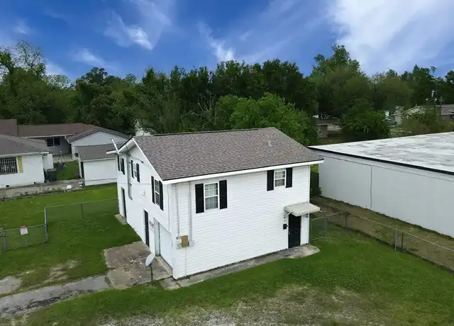 Property at 735 Falls St, Lake Charles, LA, 70601, 2 beds, 1 bath, [object Object]