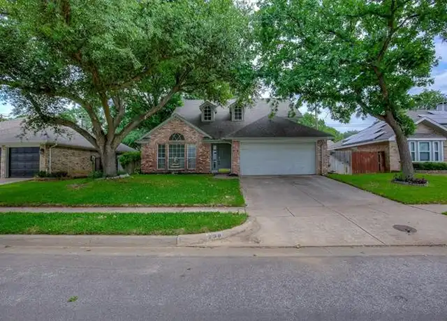 Property at 230 Brittany Dr, Euless, TX, 76039, 3 beds, 2.5 baths, [object Object]