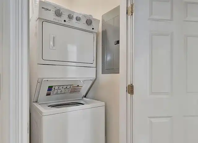 Property at 252 Stetson St, Cincinnati, OH, 45219, 1 bed, 1 bath, [object Object]