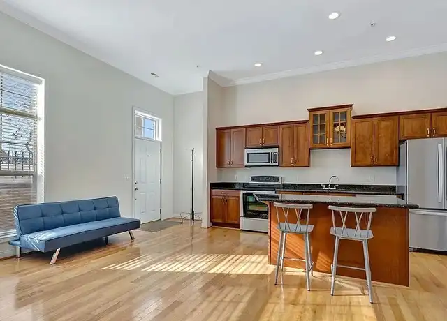 Property at 252 Stetson St, Cincinnati, OH, 45219, 1 bed, 1 bath, [object Object]