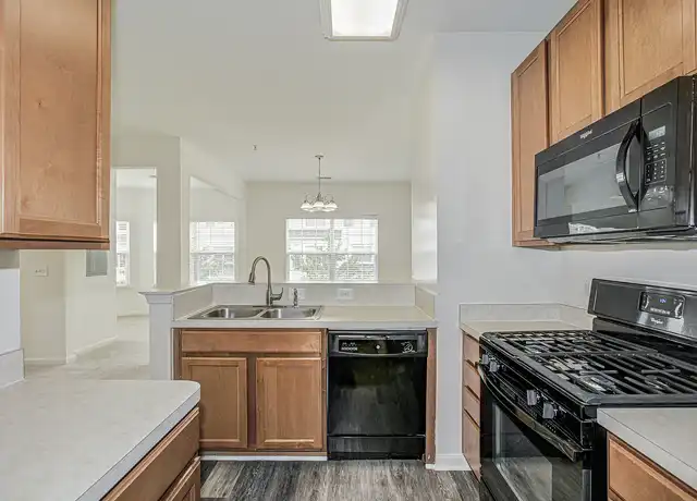 Property at Barrington Park Apartments - 10275 Dorchester Pl, Manassas, VA, 20110, 1-3 bed, 1-3 bath, [object Object]